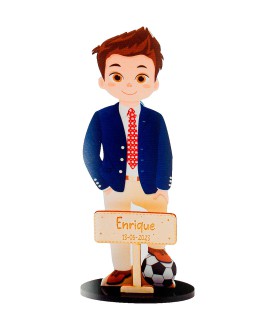 Figura de niño con chaqueta azul oscura para tarta de comunión con balón. con referencia DOP-7659 y un precio de 8,75 € de la...