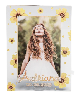 Portafotos comunión foto impresa en metacrilato con flores amarillas. con referencia DOP-7648 y un precio de 5,00 € de la sec...