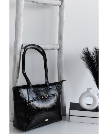 Bolso shopper Noco charol negro hebillas con referencia NOC-2525611N y un precio de 56,40 € de la sección Bolsos de mujer