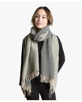 Pashmina reversible verde suave con efecto crinkle y flecos con referencia TAN-3621939 y un precio de 27,10 € de la sección P...