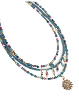 Collar corto multicolor con cuentas de cristal y flor metálica con referencia TAN-04410857 y un precio de 18,10 € de la secci...