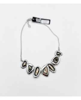 Gargantilla plateada con piezas nacaradas – Touche con referencia TOU- garg. nacarada y un precio de 31,50 € de la sección bi...